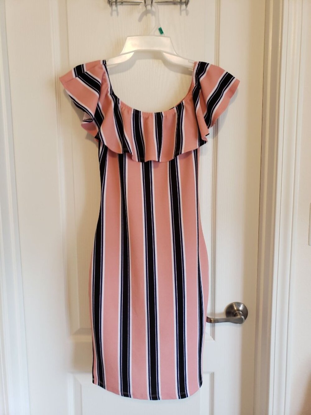 Full circle trends vertical stripe, mauve and navy, above knee dress, size M
